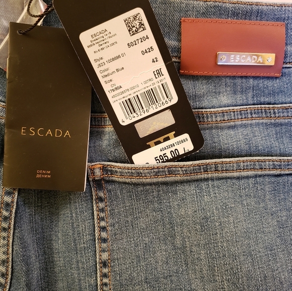 NWT Escada jeans distressed and embelished - Picture 5 of 16